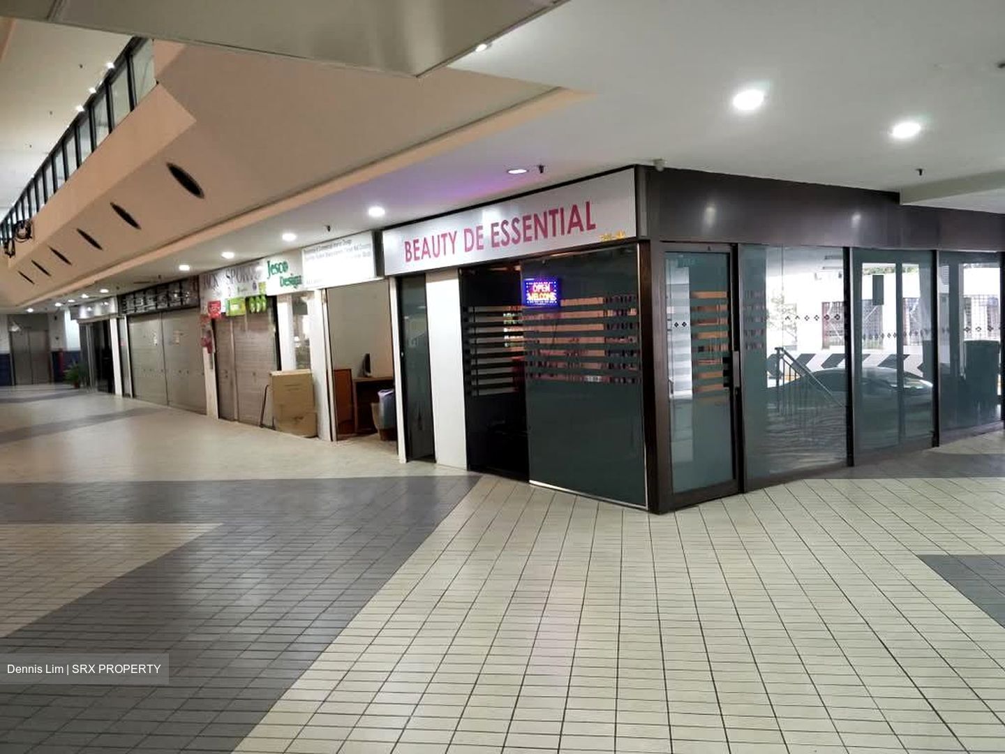Upper Serangoon Shopping Centre (D19), Retail #567548141